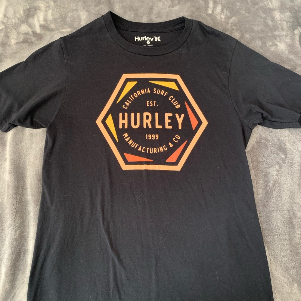 Black hurly shirt